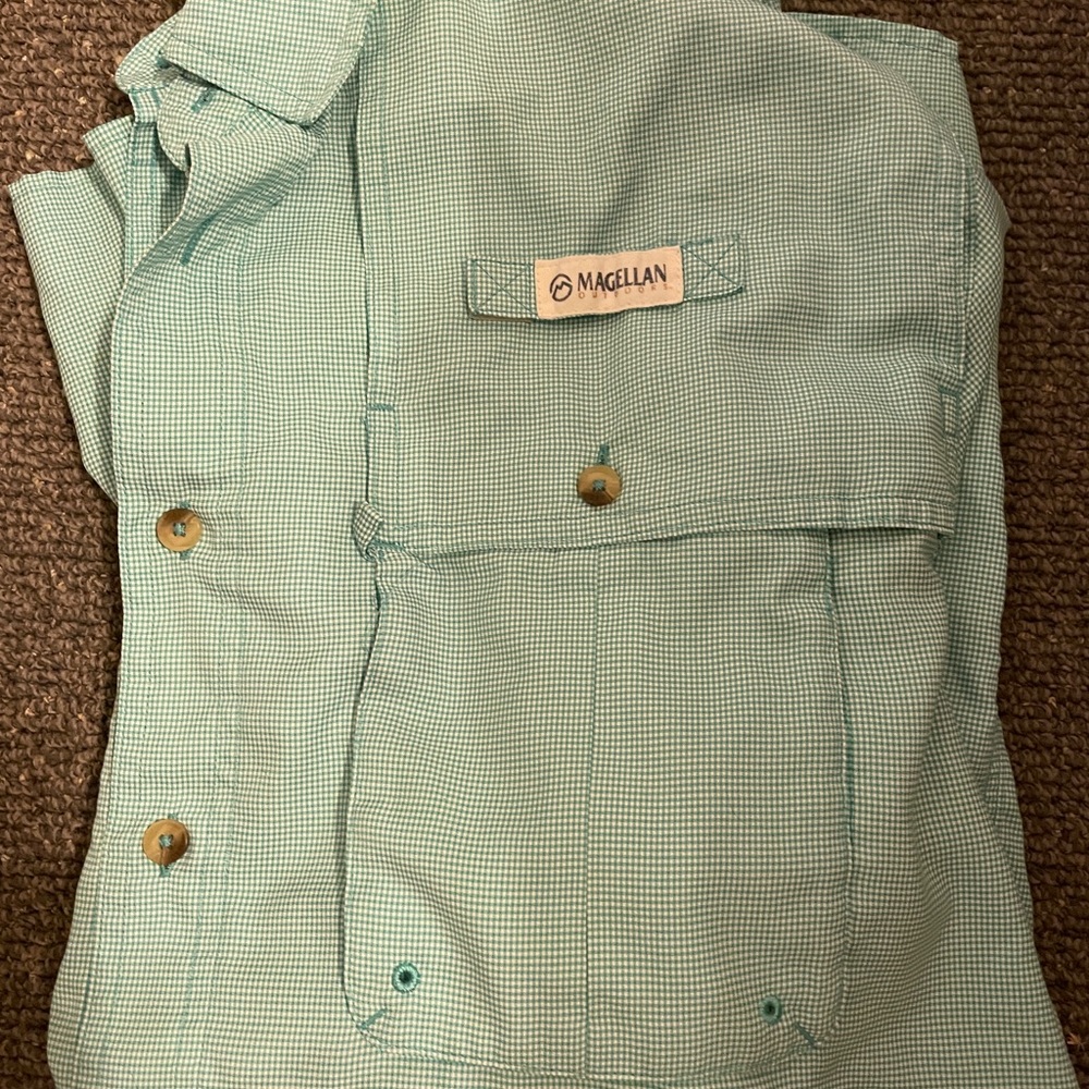 Medium Magellan fishing shirt